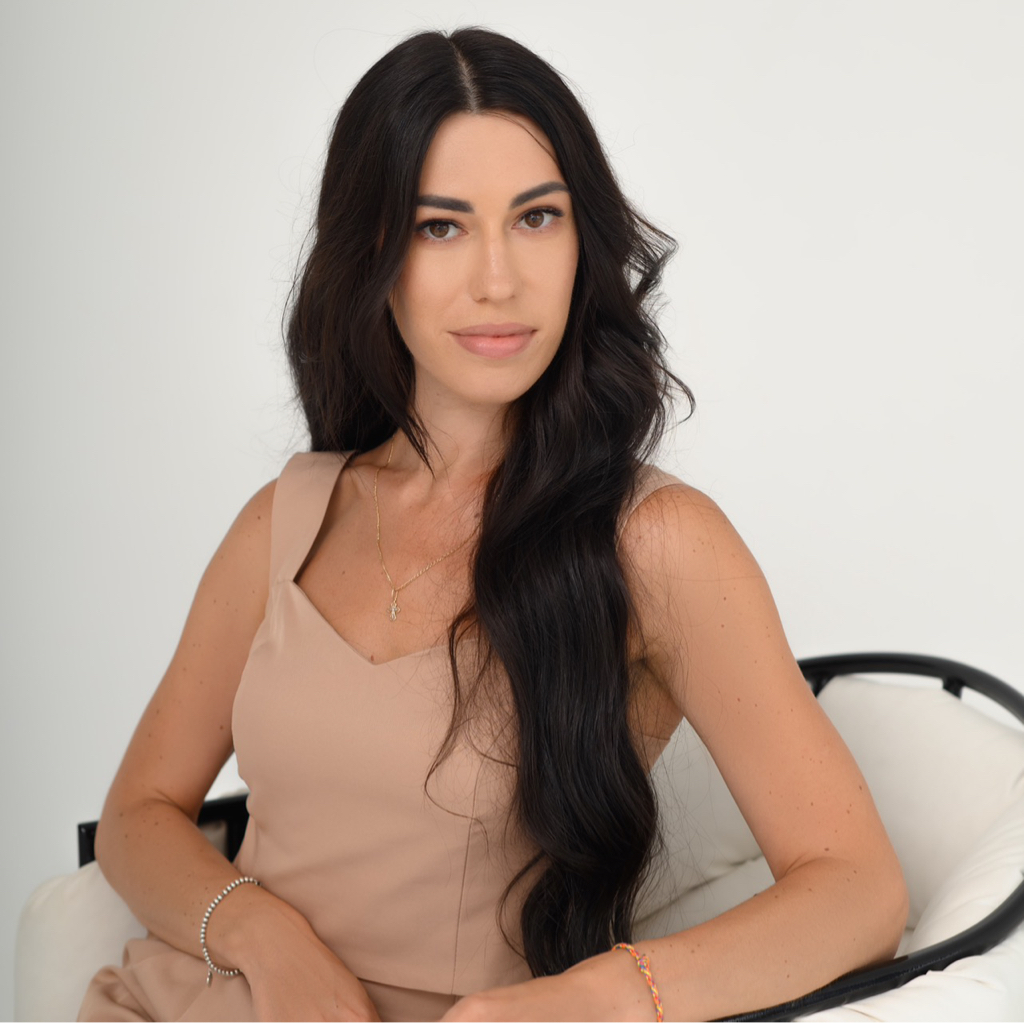 Алина