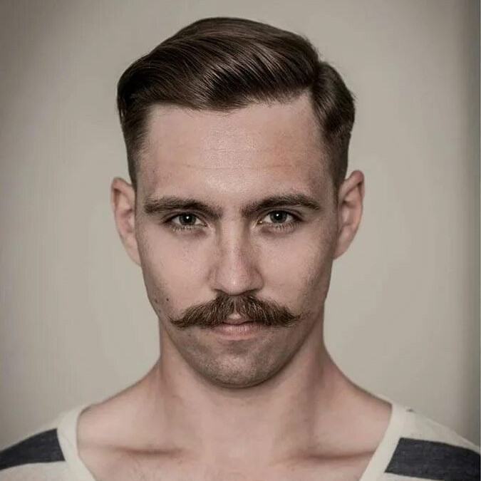 Стрижка усов