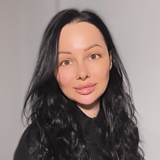 Анна Лежнина