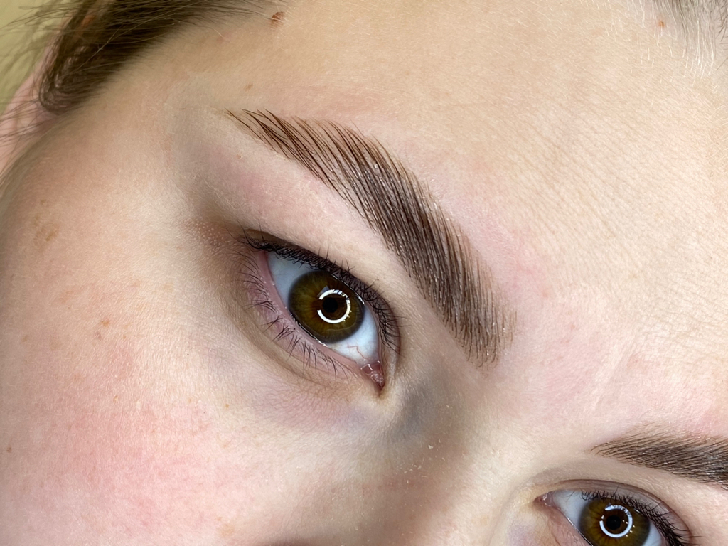 Долговременная укладка бровей