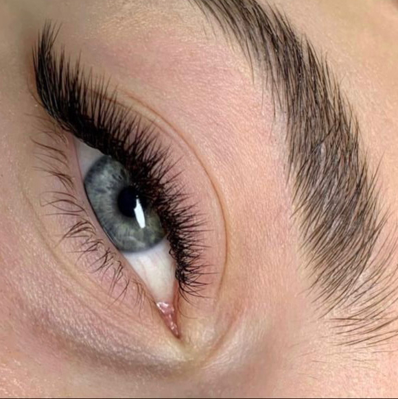 Наращивание ресниц 3д