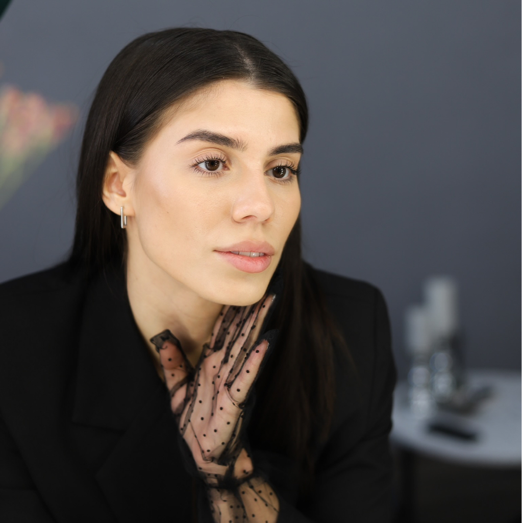 Эльмира  Логовская