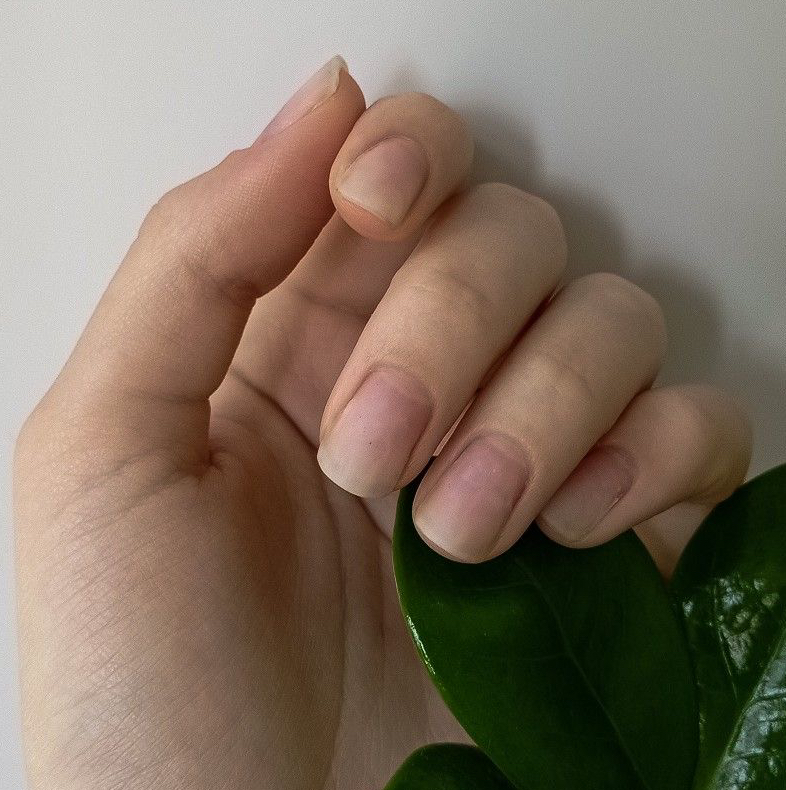 Снятие наращенных ногтей с приданием формы натуральным