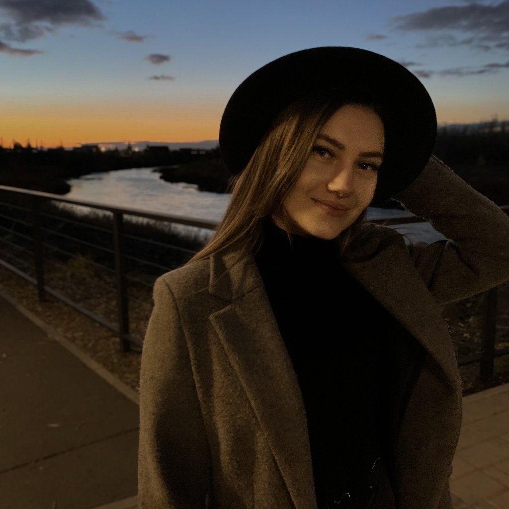 Оля Логинова