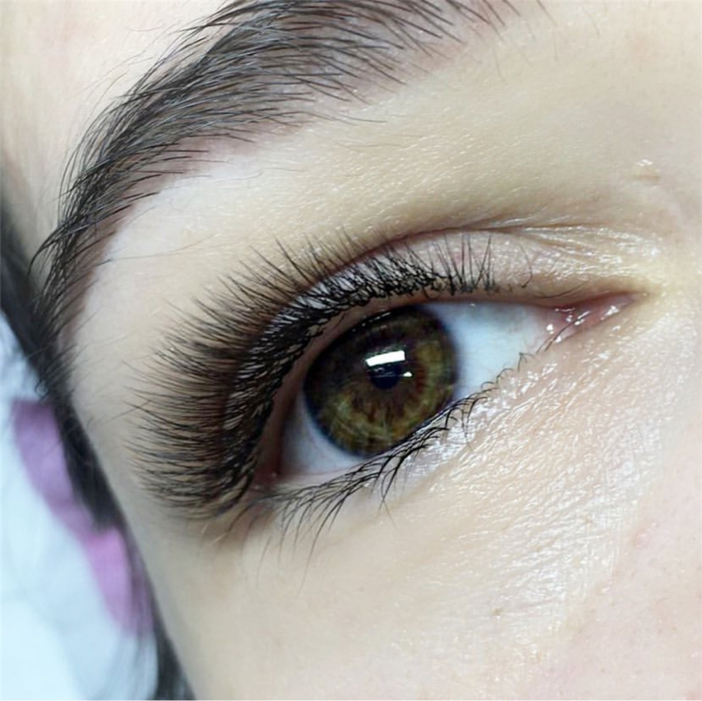 Наращивание ресниц классика