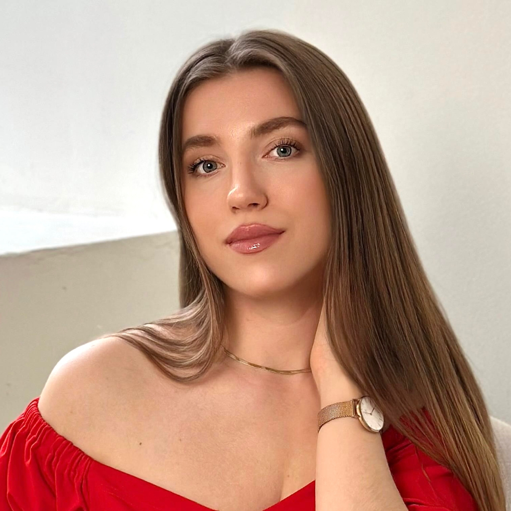 ALENA MOROZOVA