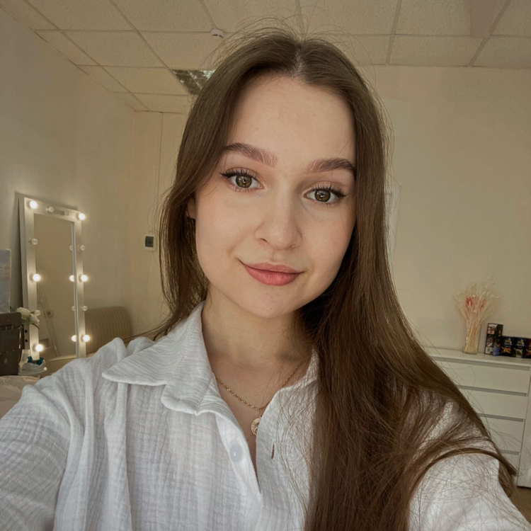 Алёна Попова