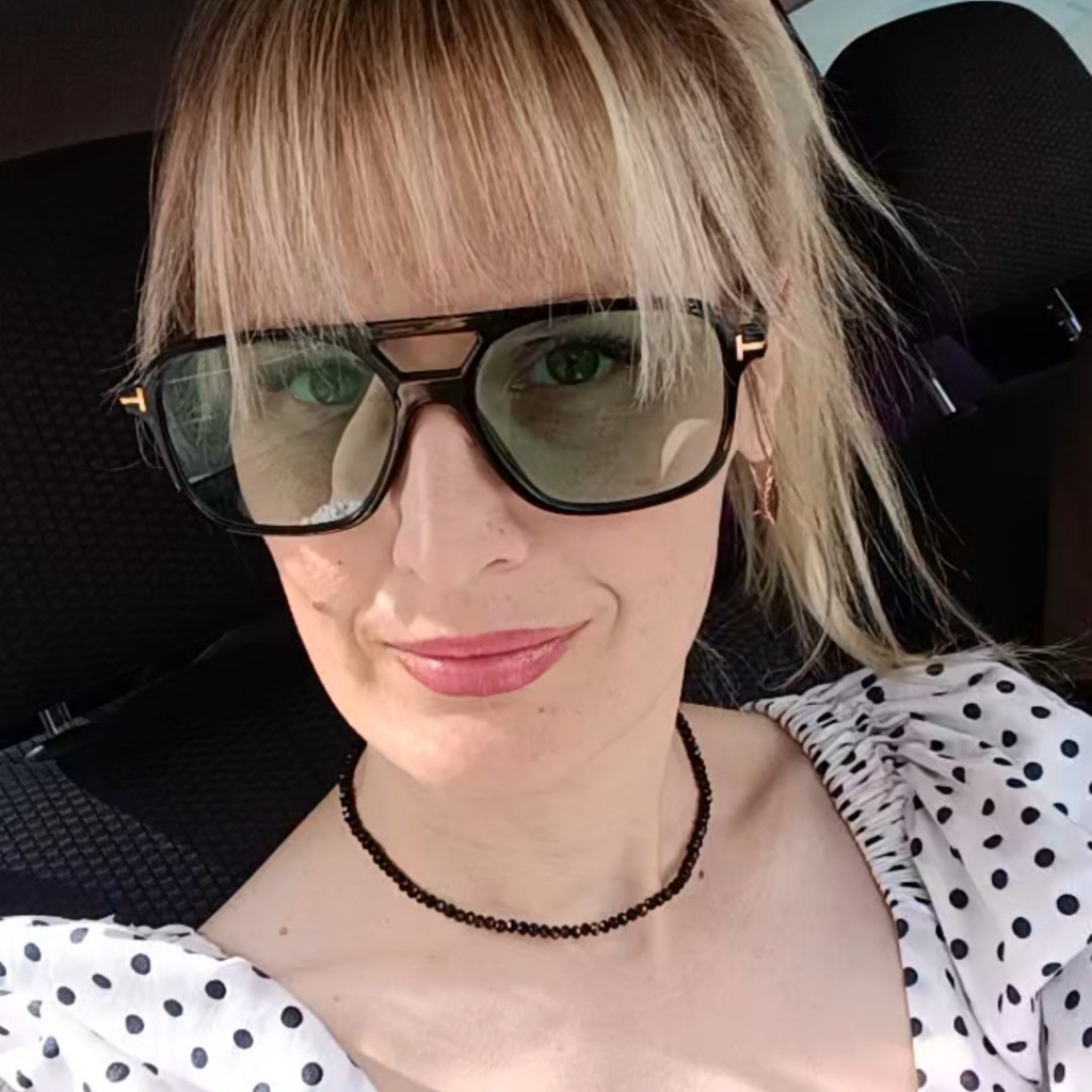 Лена Бавкун