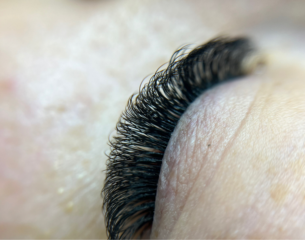 Нарощення вій 4Д