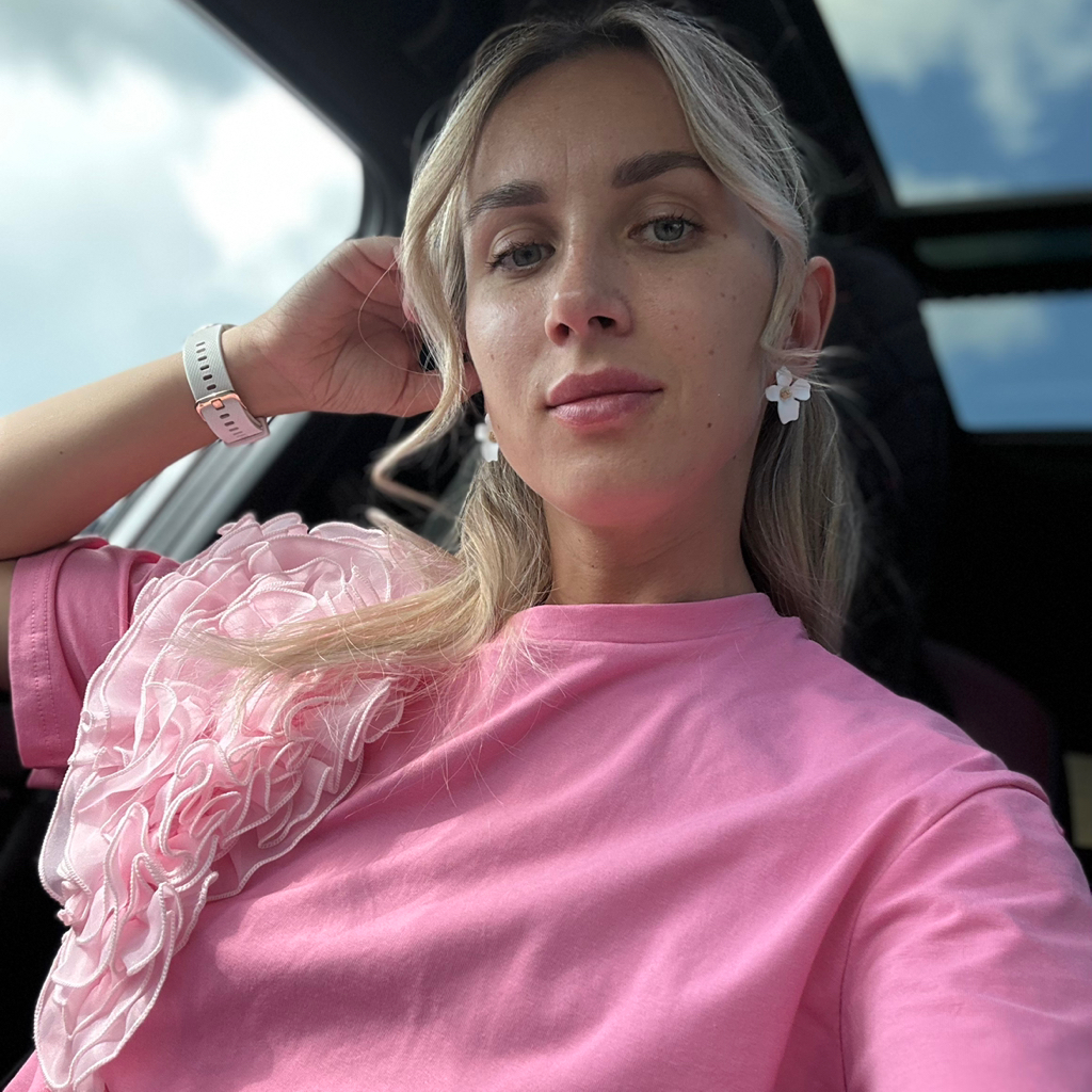 Яна Суржикова