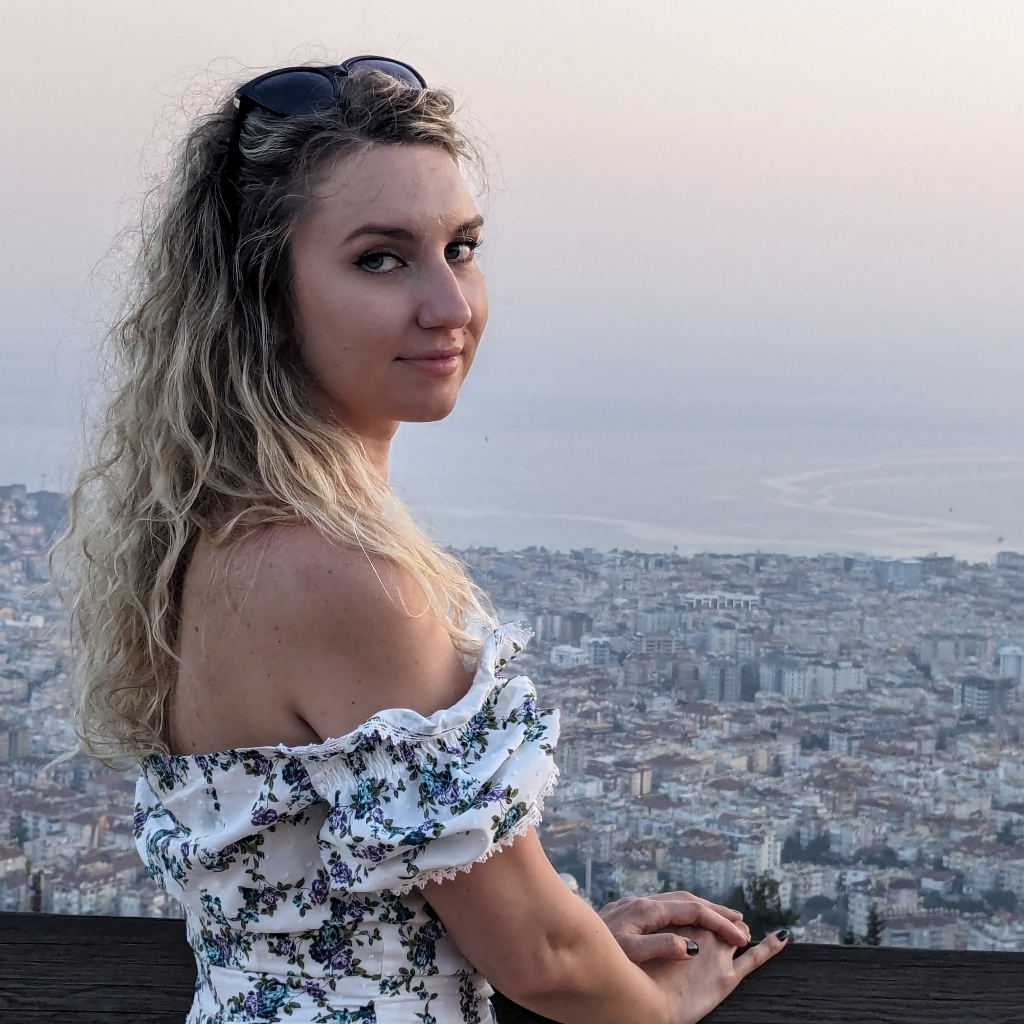 Анна Львова