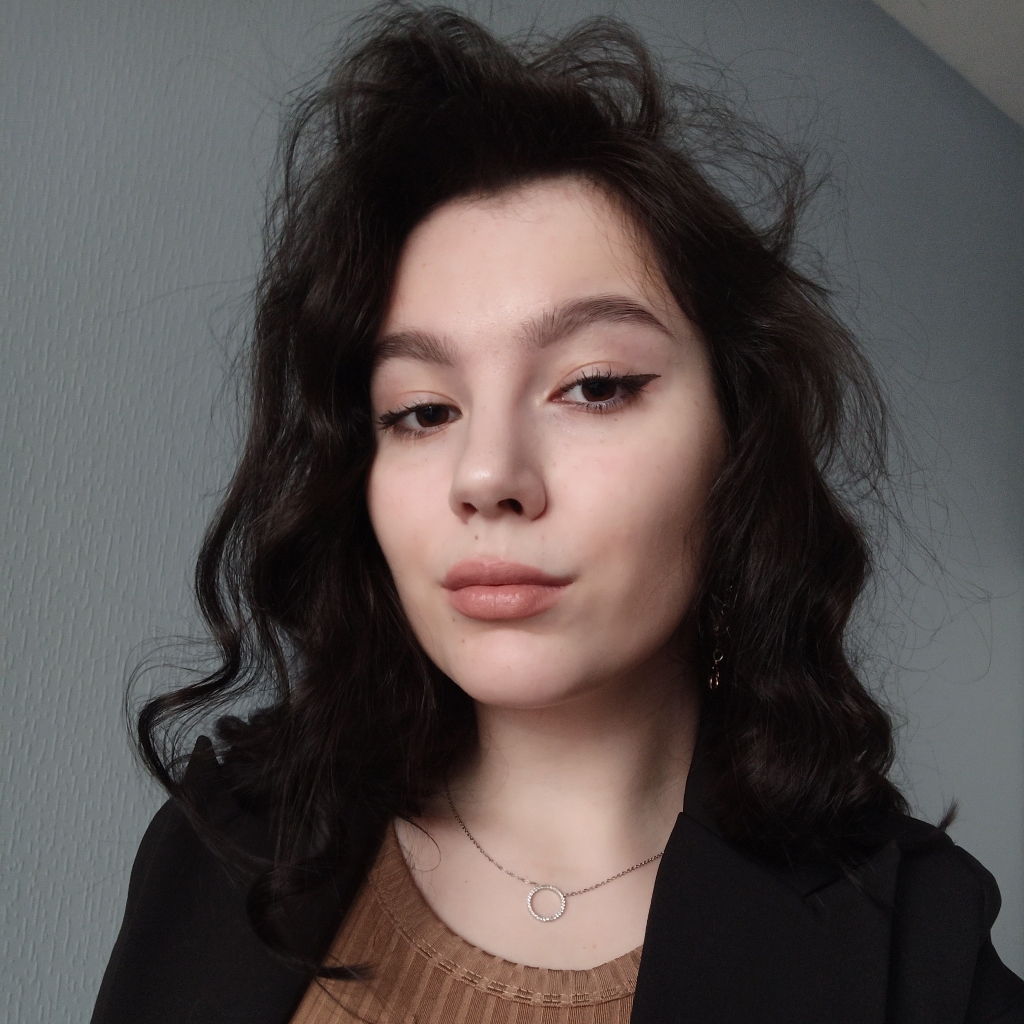 Алёна Овчарова