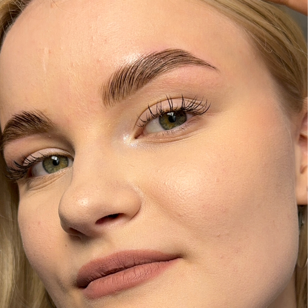 Ламинирование бровей + коррекция + окрашивание