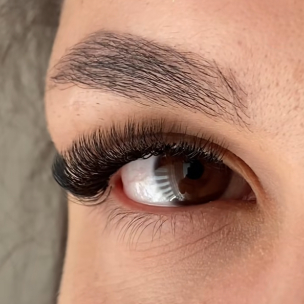 Наращивание ресниц 3D