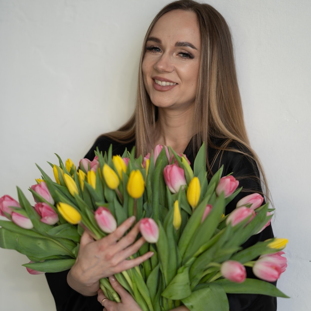 Vineta Aleksejeva ♥️ REGI SALONS ♥️