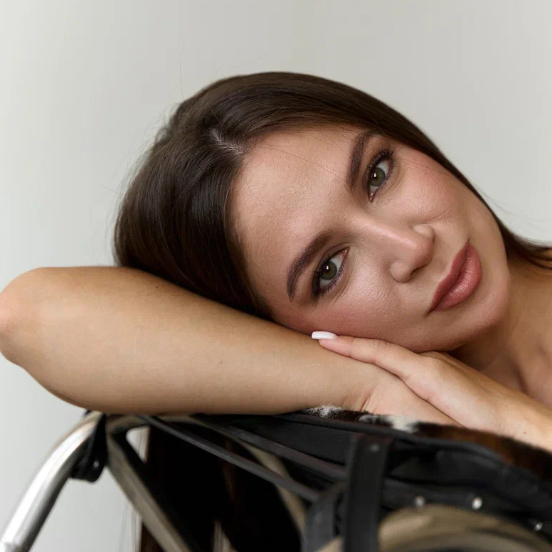 Марьям Айсова