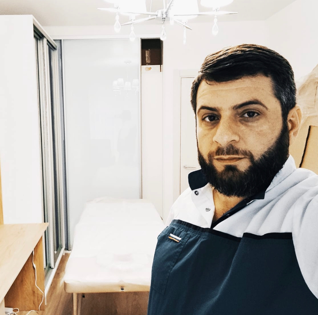 Массажист Тимур