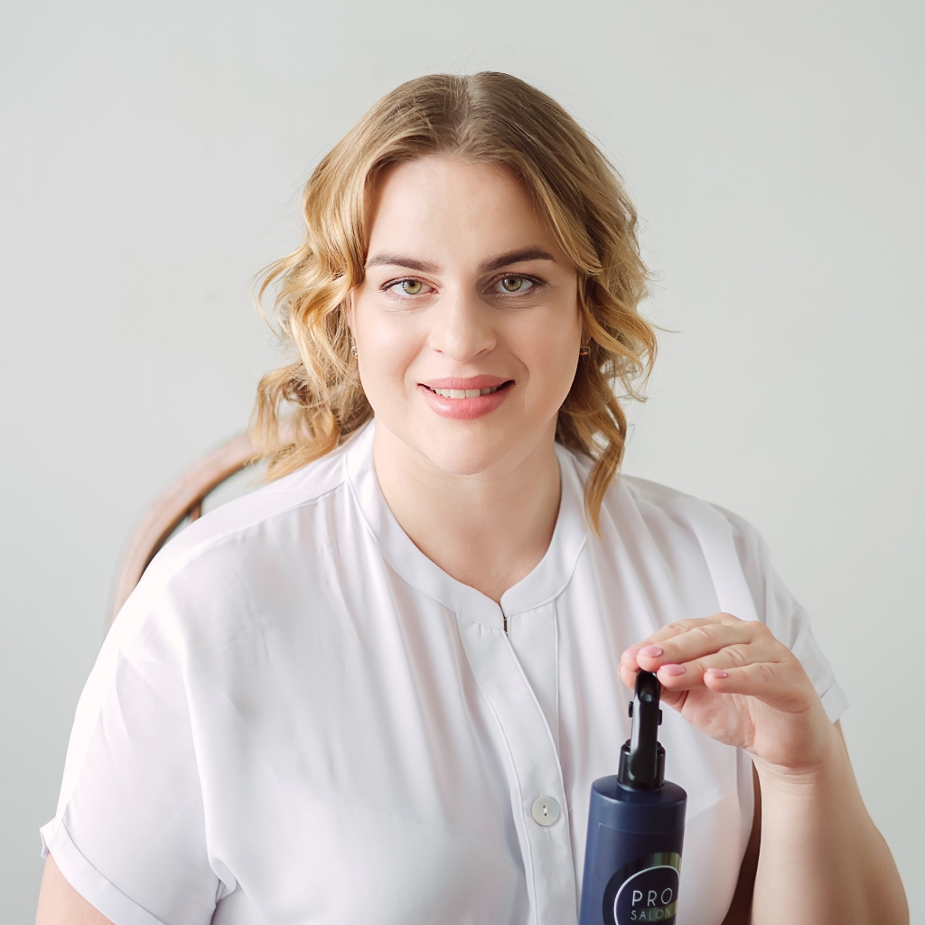 Лариса Ломакина