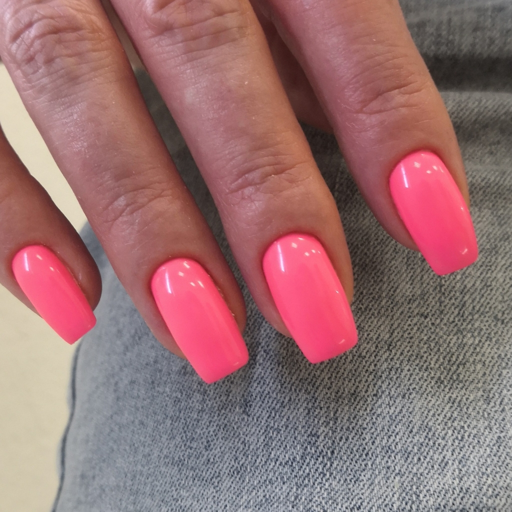 Снятие покрытия +маникюр +покрытие цветом+ мелкий ремонт