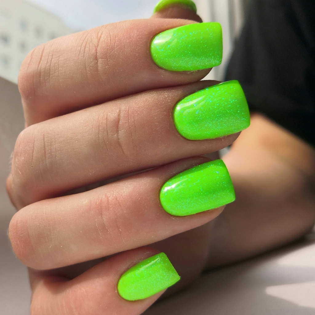 Маникюр +покрытие цветом+мелкий ремонт