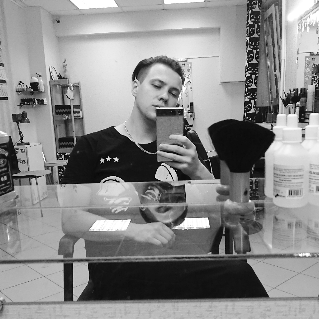 Илья Лариев