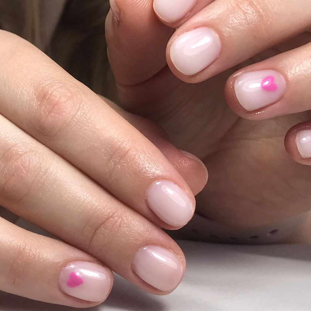 Манікюр з покриттям гель-лак (короткі нігті)