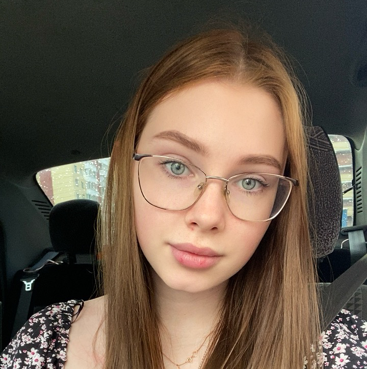 Настя Мехоношина