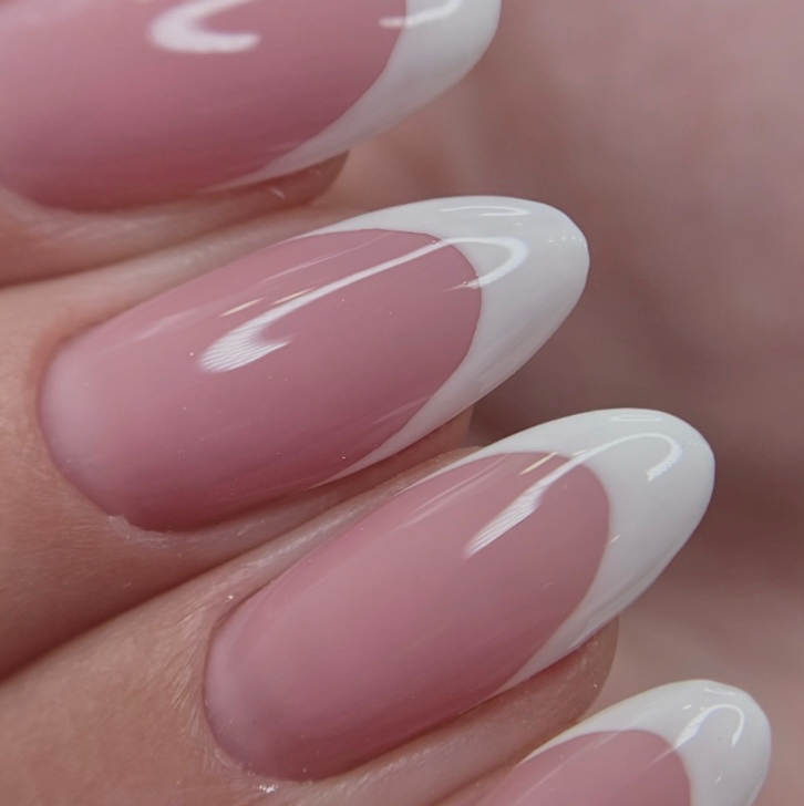 Французский маникюр (Укрепление + 200)