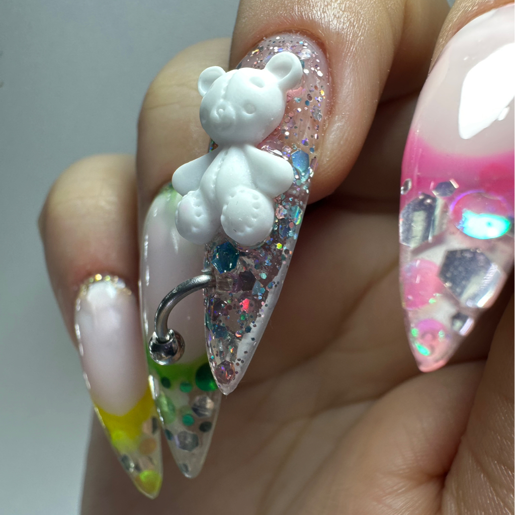 Дизайн  Стразы/Пирсинг/Объемные фигурки