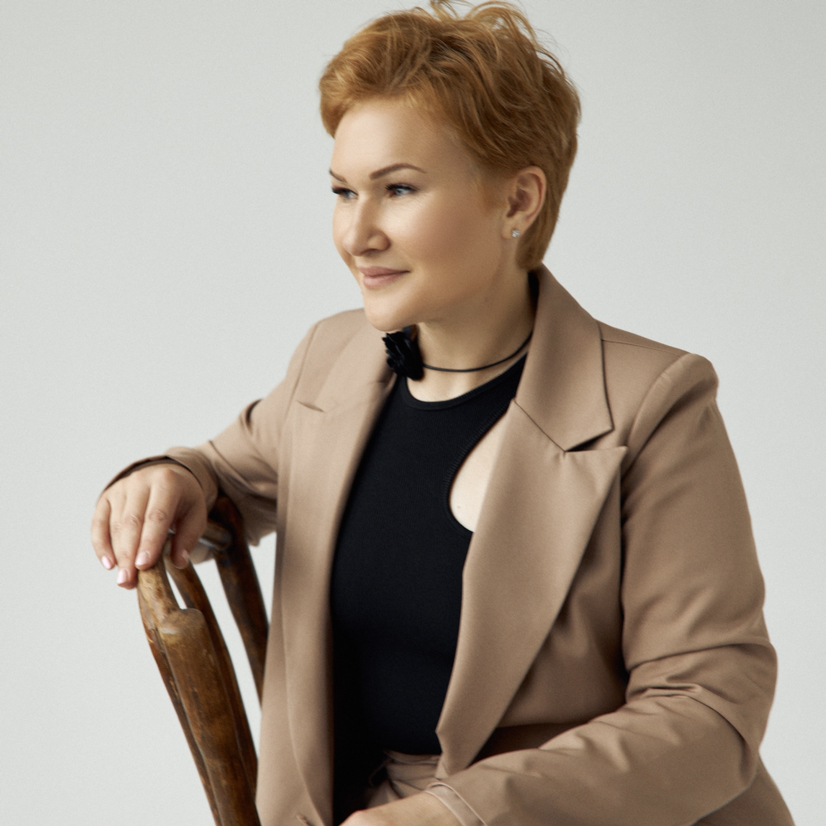 Олеся Толстова