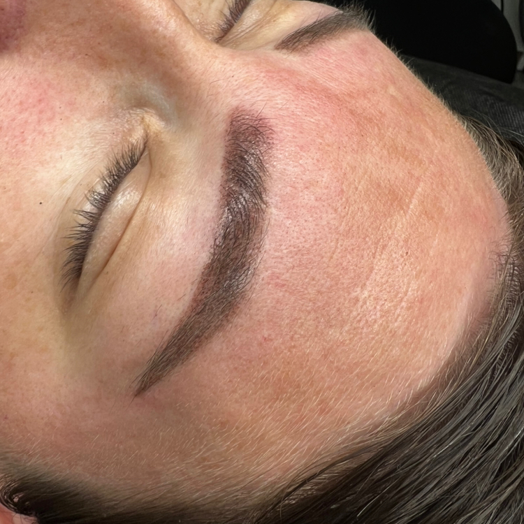 Перманент бровей