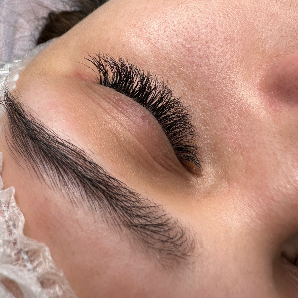 Наращивание ресниц  3d