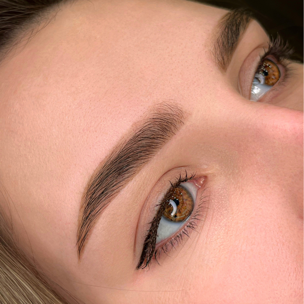 Окрашивание бровей + коррекция ПИНЦЕТ (+100₽ ВОСК) + окрашивание ресниц + удаление усиков