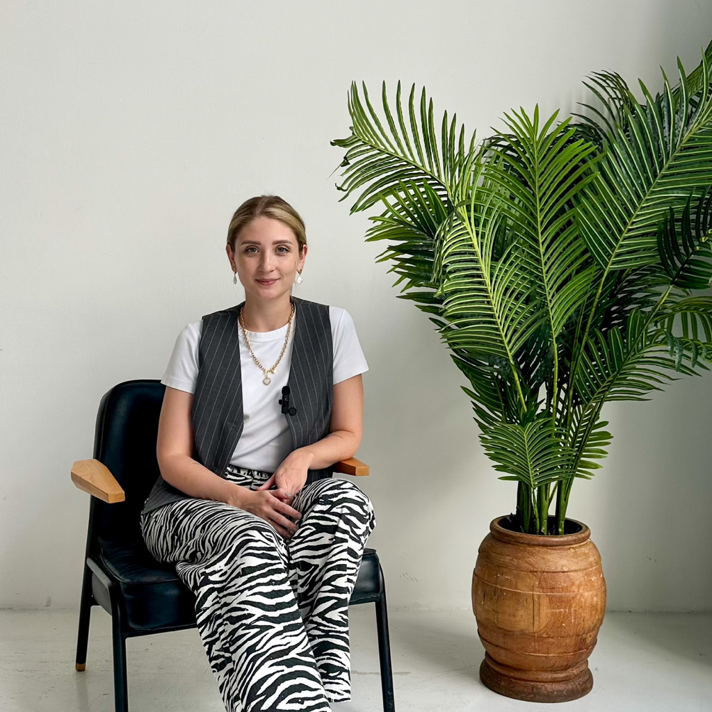 ЮЛИЯ СУРКОВА